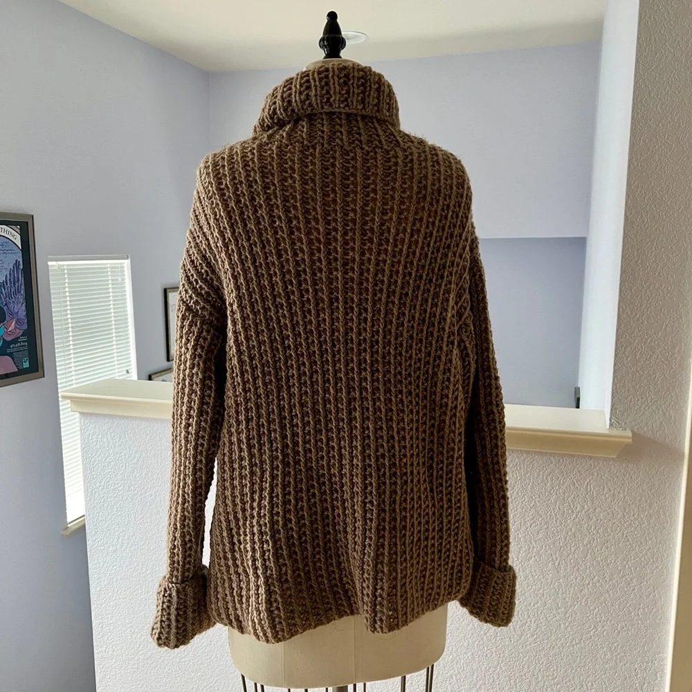 Hand Knit Sweater - Picture 5 of 8